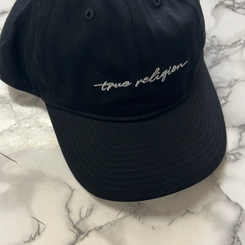 Women hat true religion
